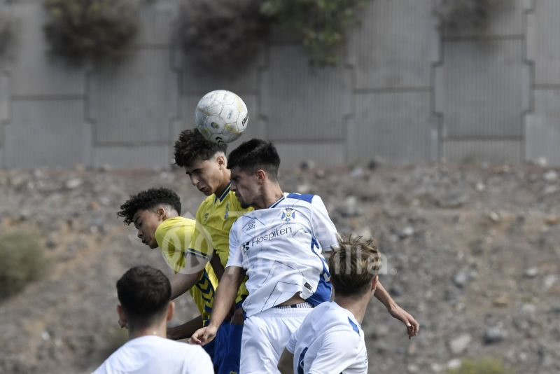 Fotos: El derbi canario de la Liga regional cadete acaba en tablas (1-1)