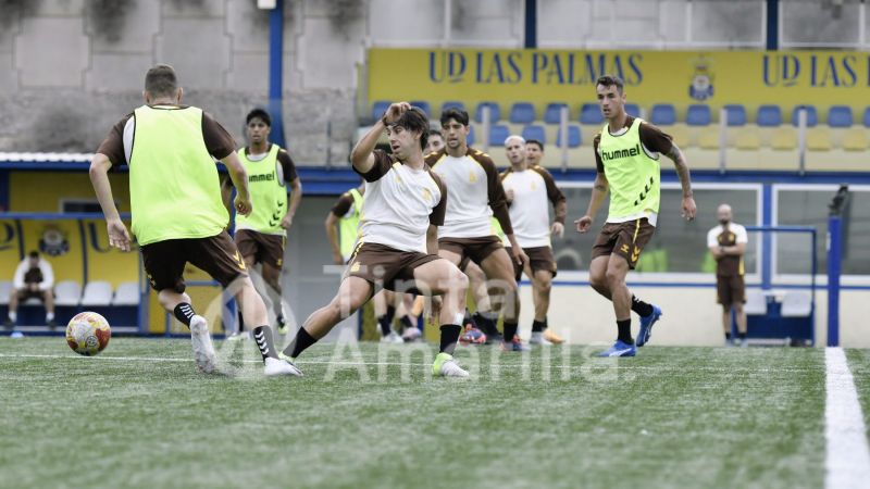 Fotos: El filial prepara un partido con matices especiales para Juanma Marrero