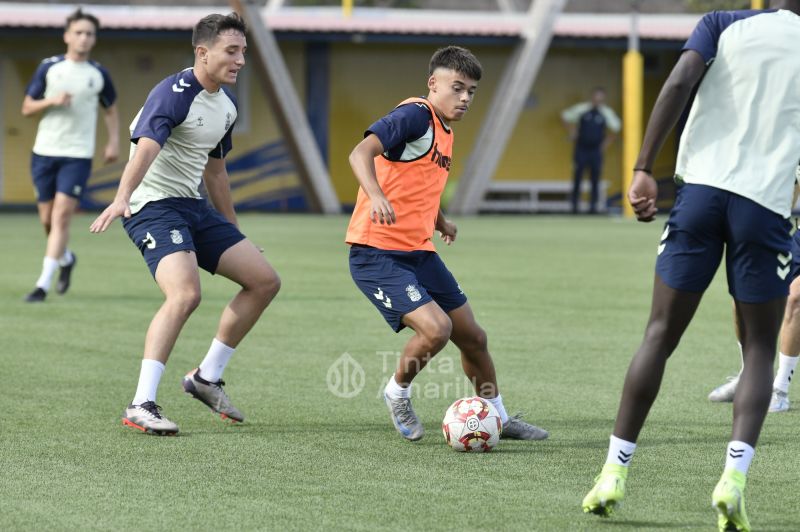 Fotos: Las Palmas Atlético afina antes de recibir al Tamaraceite