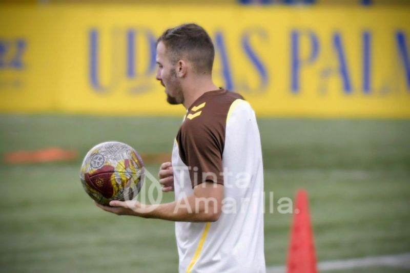 Fotos: Las Palmas Atlético, tras su primer triunfo local con el Conquense