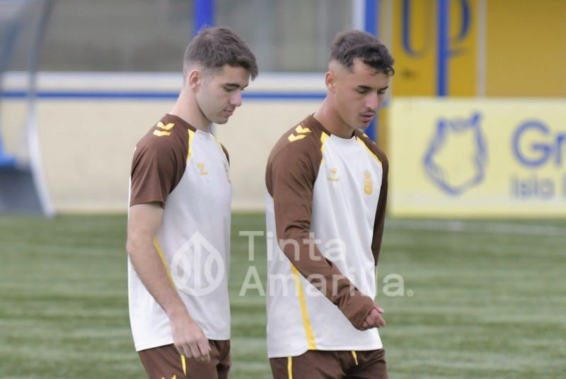 Fotos: Las Palmas Atlético, tras su primer triunfo local con el Conquense