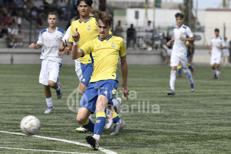 Fotos: El derbi canario de la Liga regional cadete acaba en tablas (1-1)
