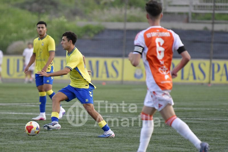 2-2: Meritorio empate de Las Palmas C, que equilibra un 0-2 en contra