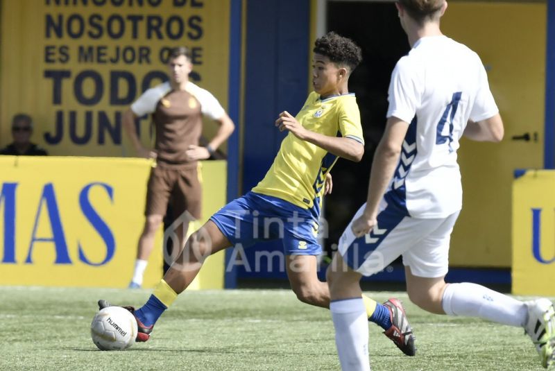 Fotos: El derbi canario de la Liga regional cadete acaba en tablas (1-1)