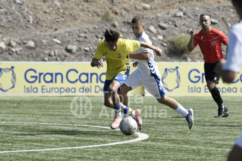 Fotos: El derbi canario de la Liga regional cadete acaba en tablas (1-1)