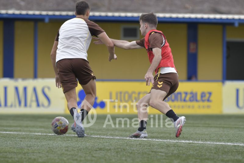 Fotos: Las Palmas Atlético, tras su primer triunfo local con el Conquense