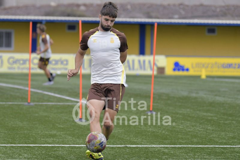 Fotos: Las Palmas Atlético, tras su primer triunfo local con el Conquense