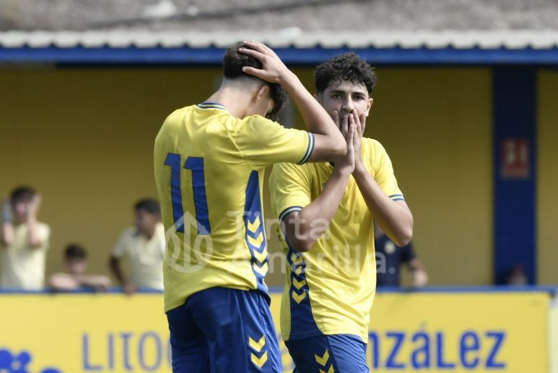 Fotos: El derbi canario de la Liga regional cadete acaba en tablas (1-1)