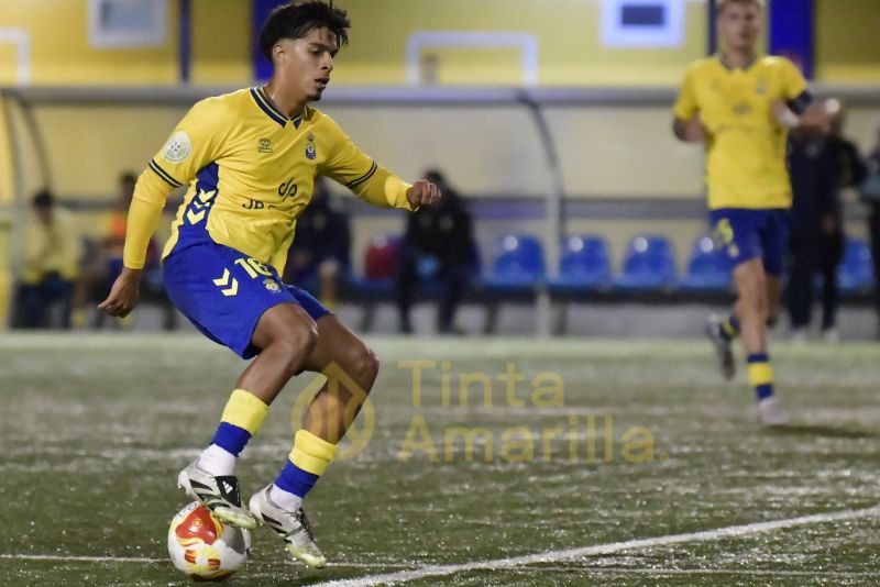 Las Palmas C apea al Villa en la tanda de penaltis y se cuela en la gran final