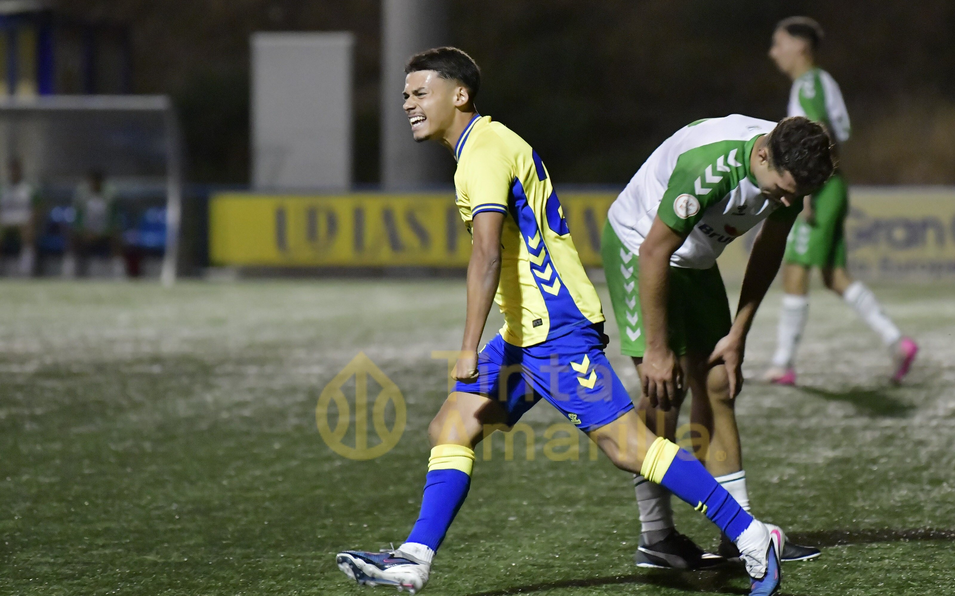 Las Palmas C apea al Villa en la tanda de penaltis y se cuela en la gran final