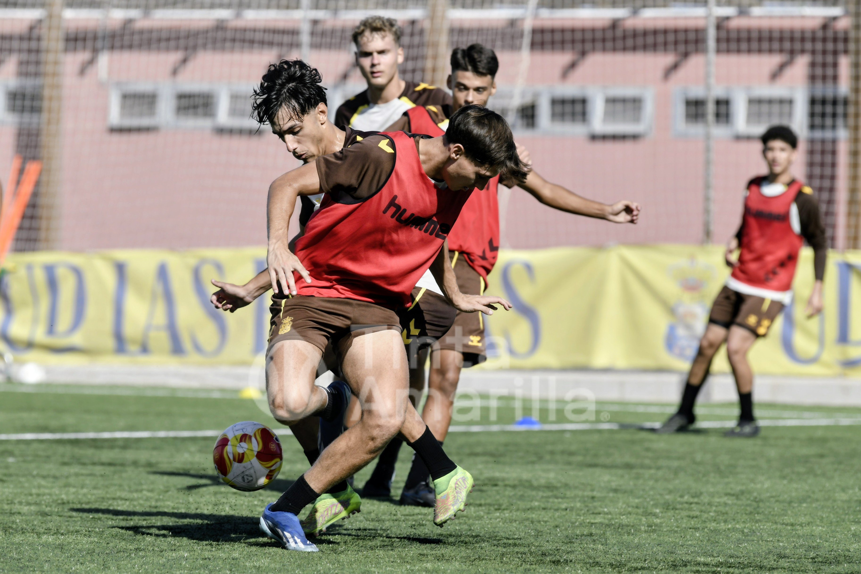 Fotos: Las Palmas C al alza mira de frente a un Telde en apuros