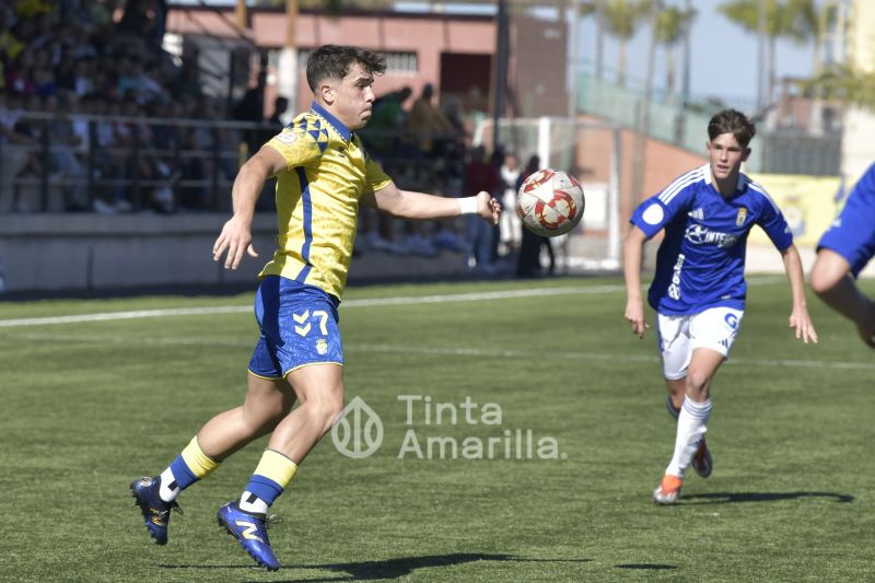 4-0: Las Palmas le responde al Oviedo con festival de fútbol y goles