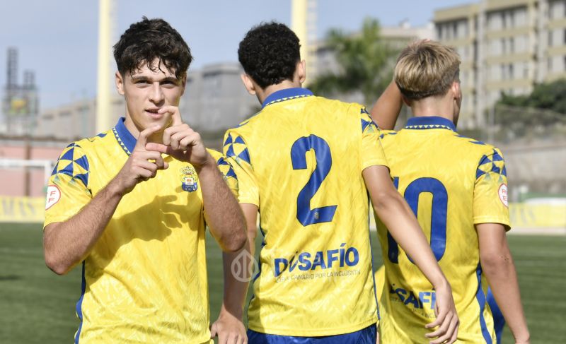 Álvaro Artiles se suma al festival de goles del juvenil de la UD