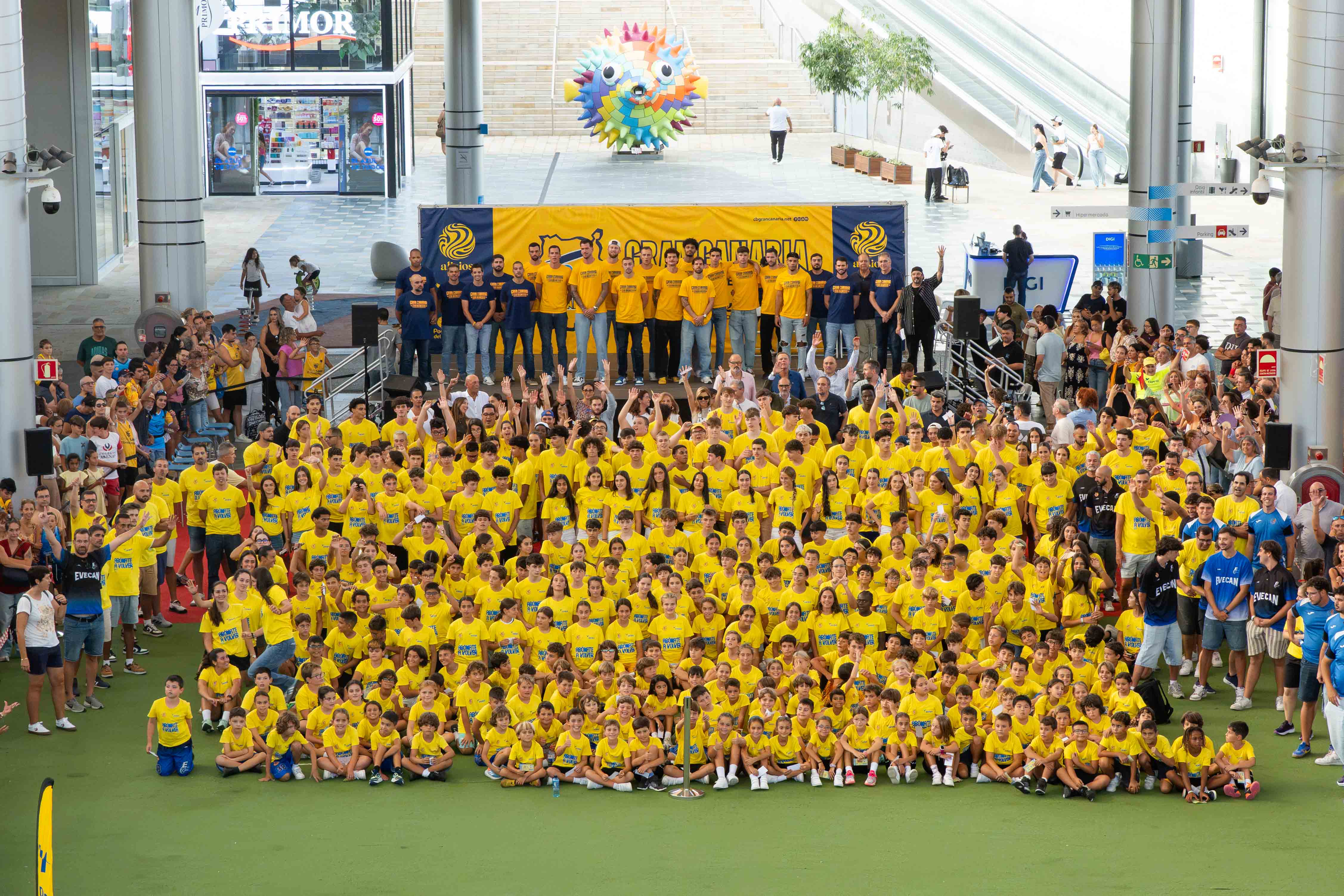 El Gran Canaria presenta en multitud su nuevo proyecto
