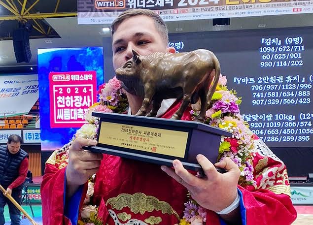 El grancanario Alberto Zamora, campeón internacional de Ssireum