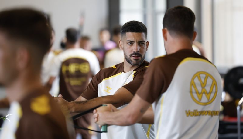 El club centenario de la UD Las Palmas se reduce a tres miembros