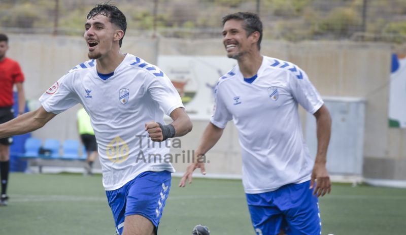 La UD Tamaraceite logra una holgada ventaja en el Juan Guedes (3-0)