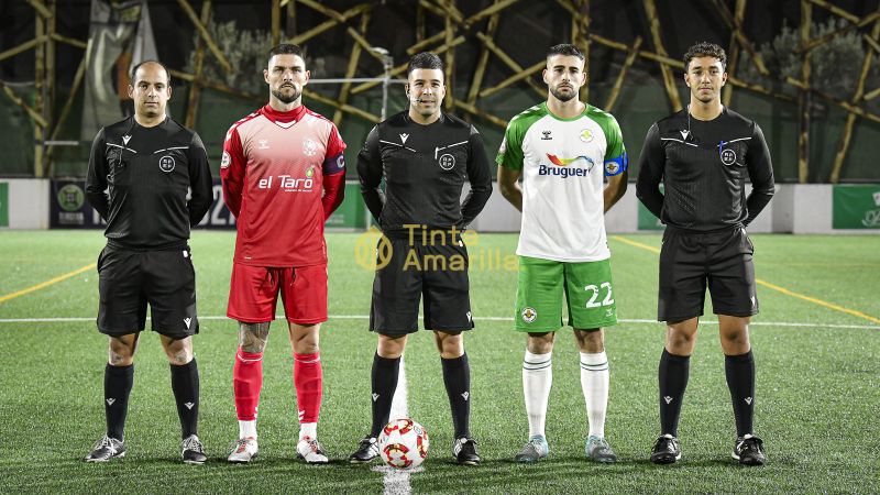 2-1: El Villa, como quien no quiere la cosa, coquetea con el liderato 