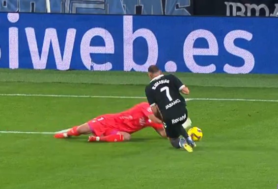 Cillessen, operado, prolonga el final de Liga con Dinko Horkas