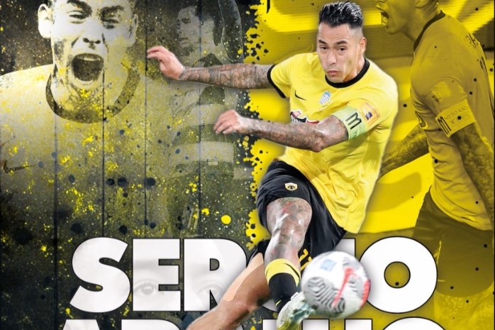 Araujo y AEK se desean suerte tras acabar su relación