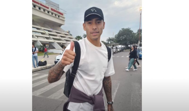 Araujo llega a Paraguay y promete "romperla" para la afición de Cerro Porteño