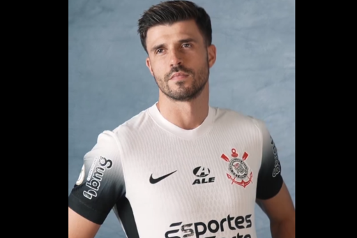 Héctor Hernández espera dar muchas alegrías a la torcida del Corinthians