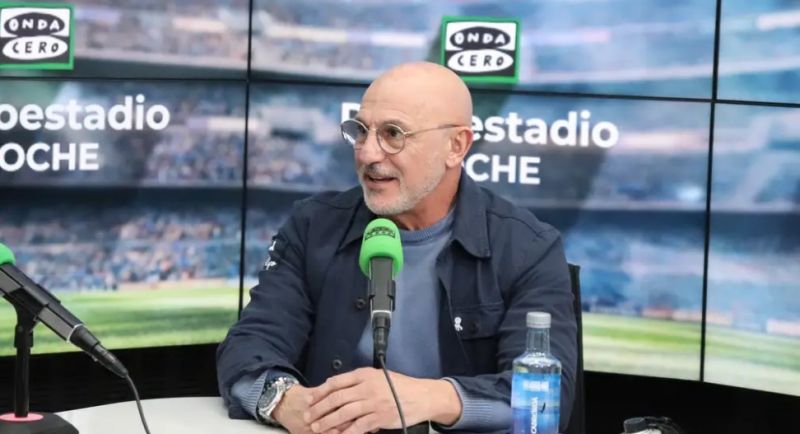 Mika en un posible triángulo, De la Fuente, Xavi Hernández, Alex Granell, ...