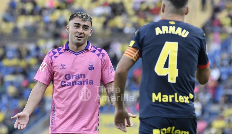 Una parte de la botella media llena