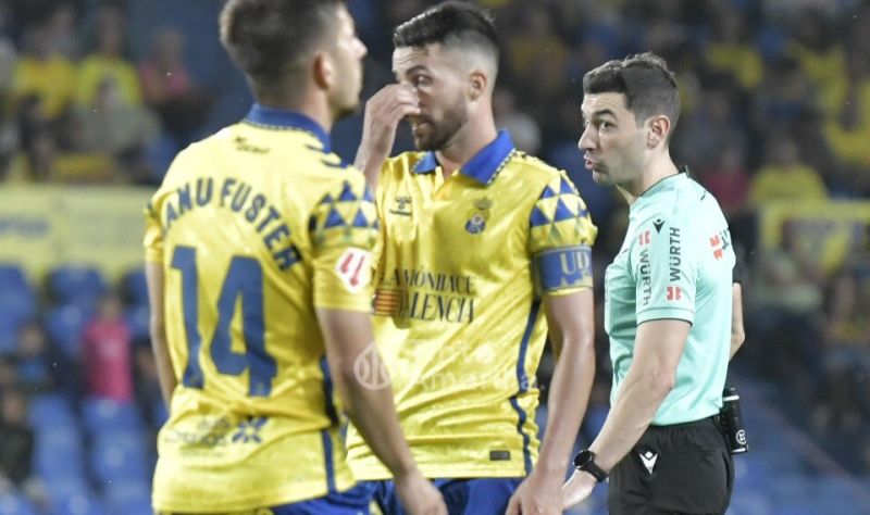 El árbitro del lío con el Mallorca despide a la UD de la Primera División