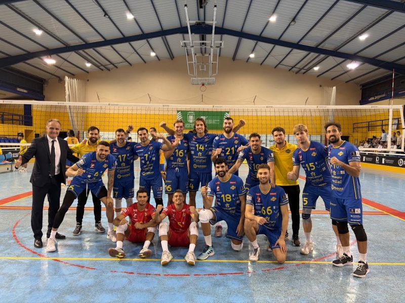 0-3: El Guaguas comienza la Liga con victoria en el pabellón San Román
