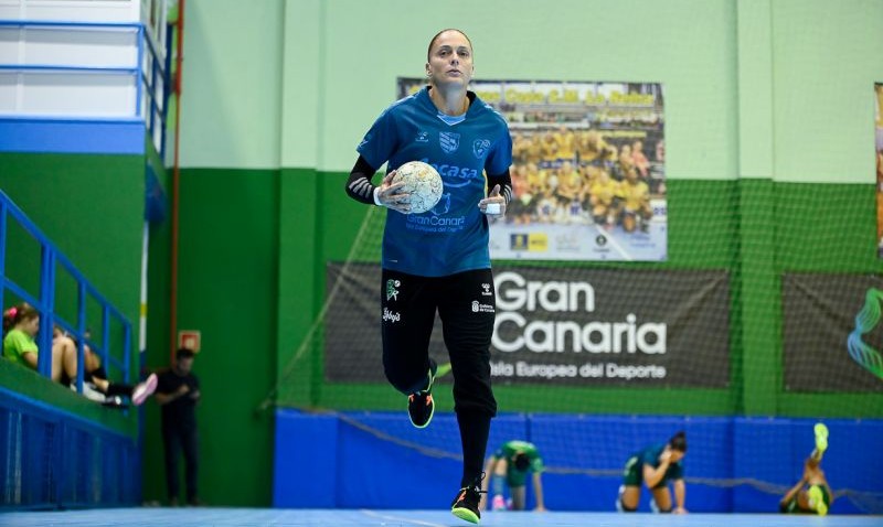 Silvia Navarro ocupa un nuevo rol en el balonmano grancanario