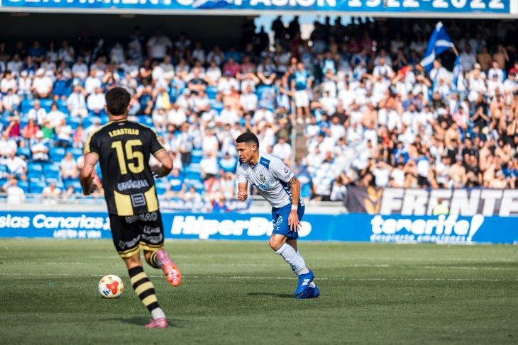 2-0: Maikel Mesa anota el día del retorno del Tenerife a la Segunda División