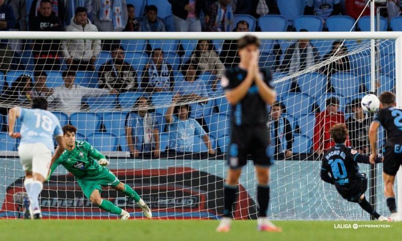 El Tenerife reparte dividendos ante el Celta B (1-1)