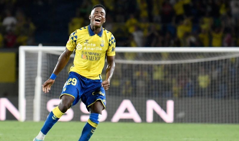 Essugo firmó por el Chelsea hasta 2033