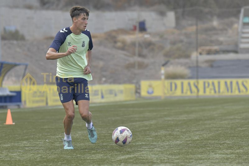 Las Palmas C incorpora al zaguero Denis Quintana