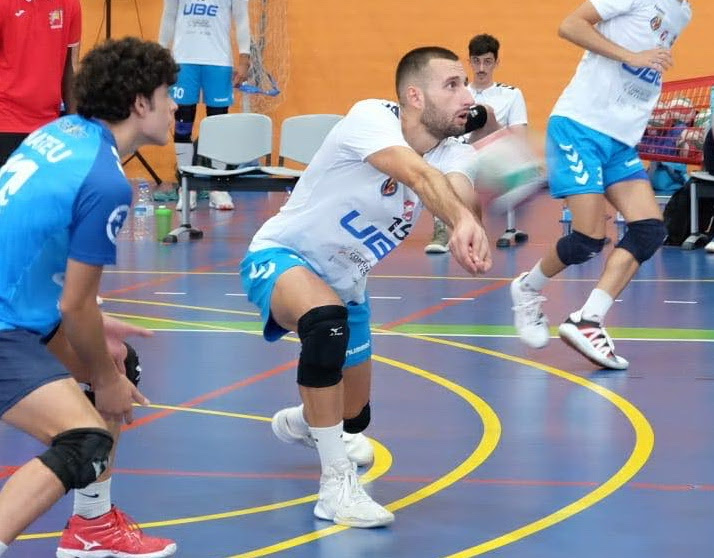 Oscar Prades refuerza la recepción del San Roque