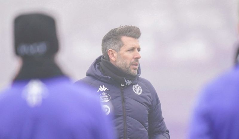 El Valladolid despide a su entrenador antes de visitar a la UD