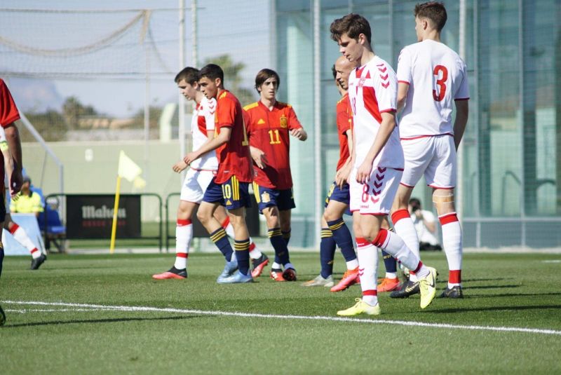 Pedri debuta con el 10 de la Sub19 Pedri debuta con el 10 de la Sub19