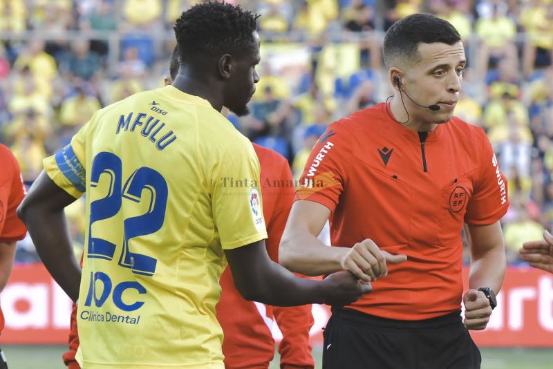 Un joven Trofeo Guruceta pita en Granada