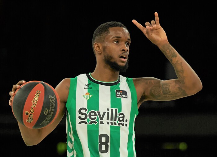 Savané admite que tiene en cuenta a Jean Montero para la próxima temporada